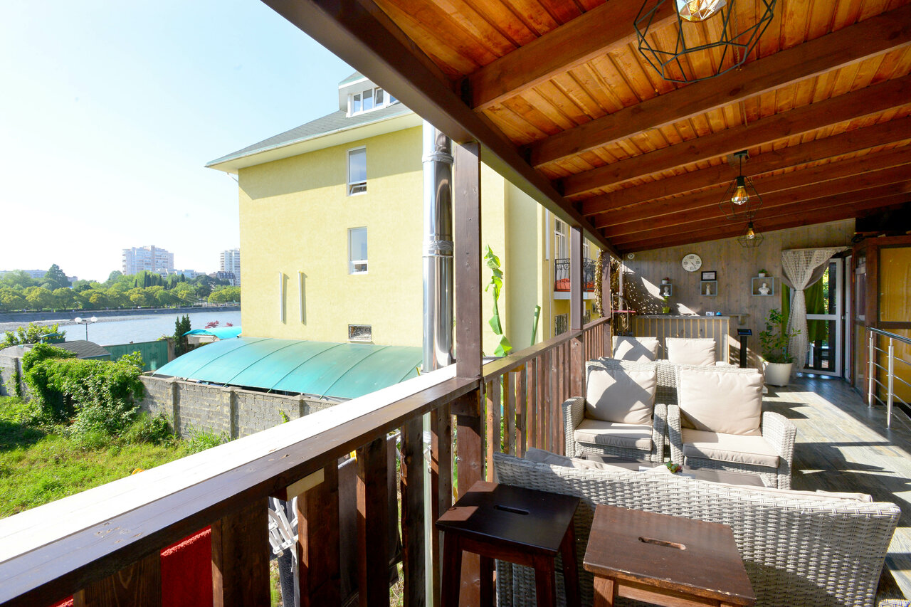 Гостиница Ирена Адлер-94