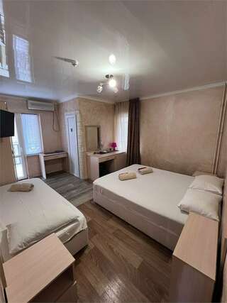 Гостиница Ирена Адлер Трехместный номер «Комфорт»-2