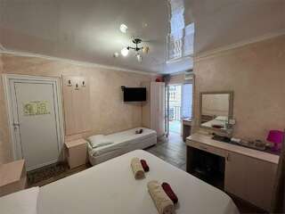 Гостиница Ирена Адлер Трехместный номер «Комфорт»-1